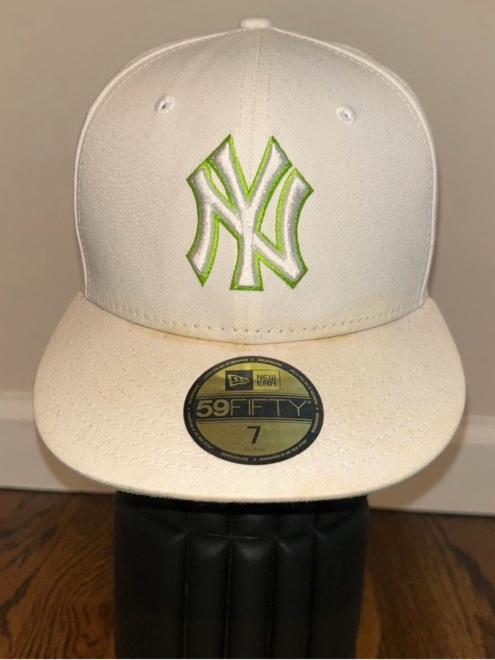 Y2K New Era Distressed Yankee Fitted size 7